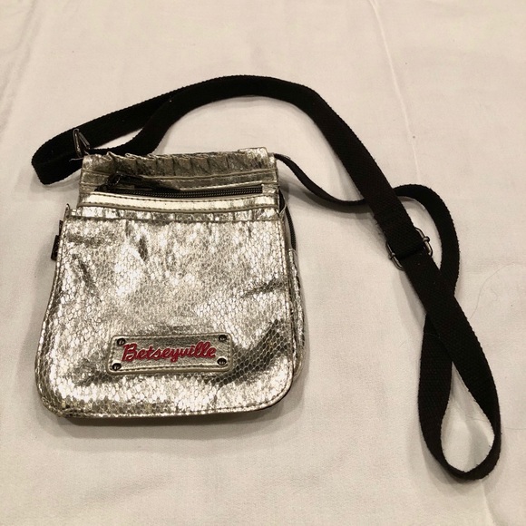 betsey johnson oven purse